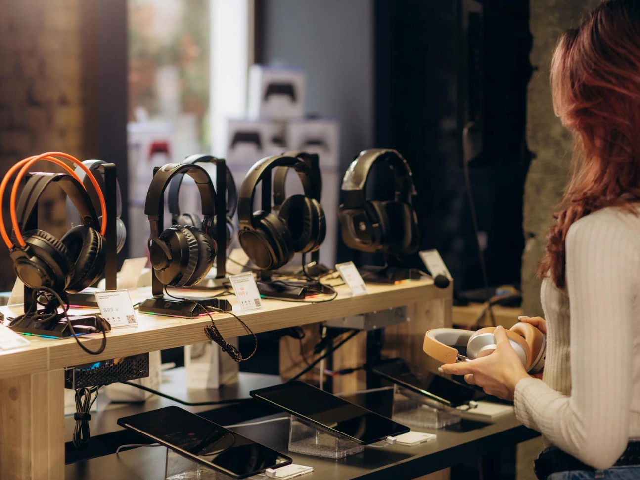 FoxConnect Electronics & Tech Stores Booking